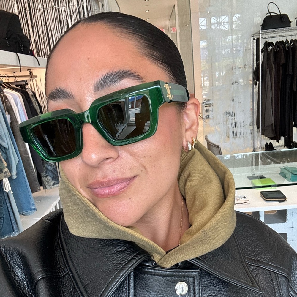 Bottega Veneta Bold Green Sunglasses with Gold Details - Picture 6 of 8